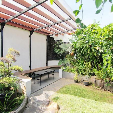 Neo Moritz Homestay Bandung Buitenkant foto