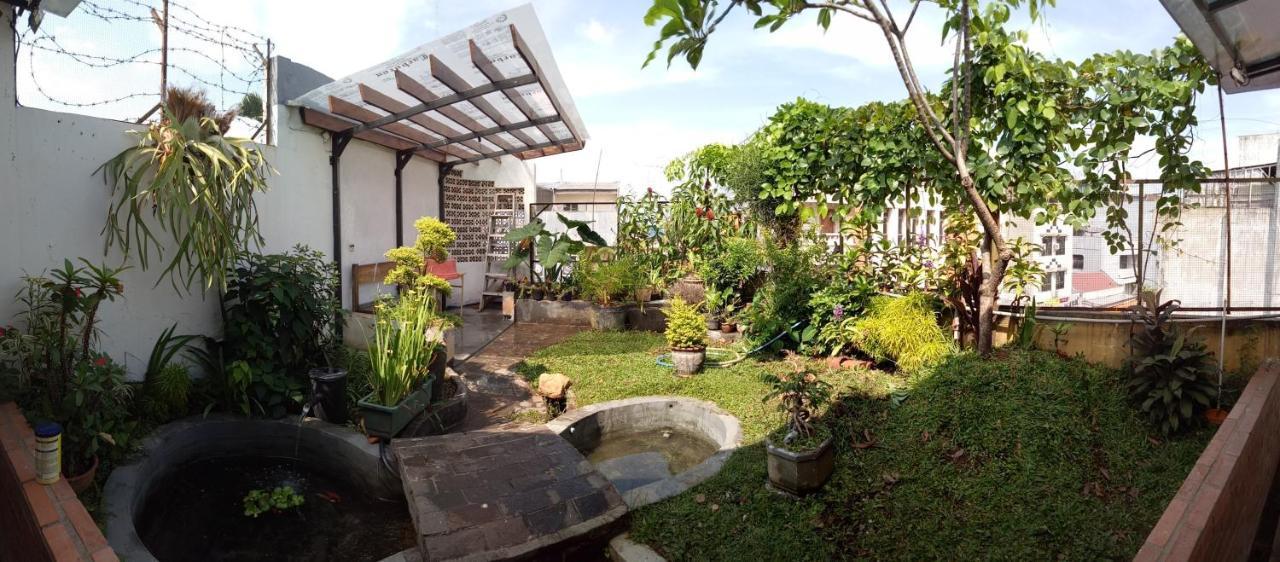Neo Moritz Homestay Bandung Buitenkant foto