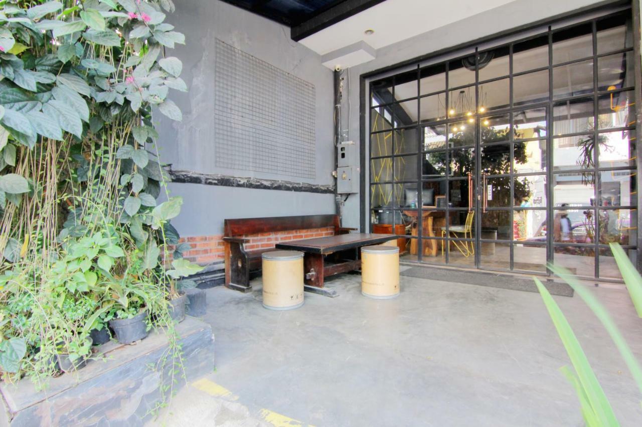 Neo Moritz Homestay Bandung Buitenkant foto
